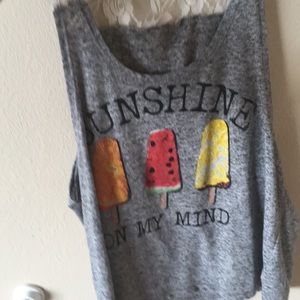 Grey tank top that says sunshine on my mind